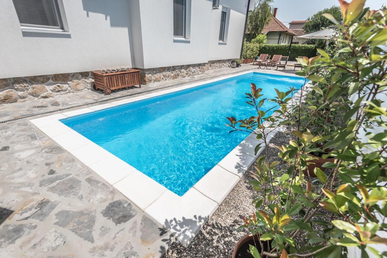Vila Pobeda Banja Koviljača Esterno foto
